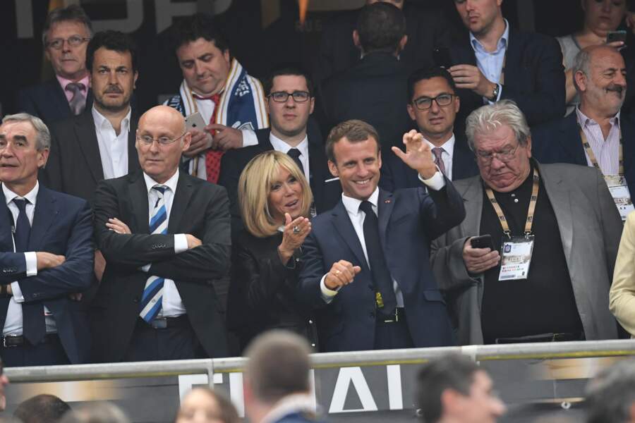 Emmanuel et Brigitte Macron ont l'air à fond dans le match