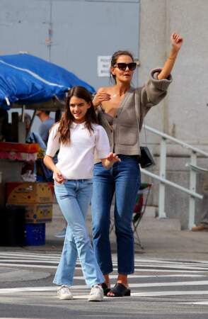 Katie Holmes et sa fille Suri Cruise multiplient les sorties shopping entre filles