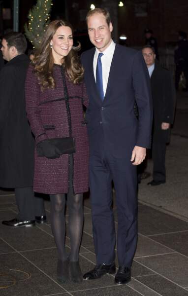 Un manteau prune de la marque Séraphine, que Kate Middleton avait déjà porté lors d'un séjour à New York en 2014