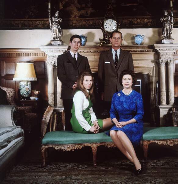 La reine Elizabeth II, le prince Philip, le prince Charles et la princesse Anne à Sandringham en 1970