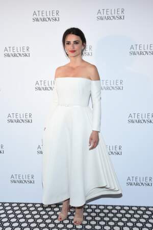 Penélope Cruz sublime en robe bustier Dior lors de la soirée Atelier Sawarovski