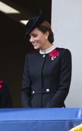 Kate Middleton a choisi un manteau de la même couleur que la tenue de Meghan Markle