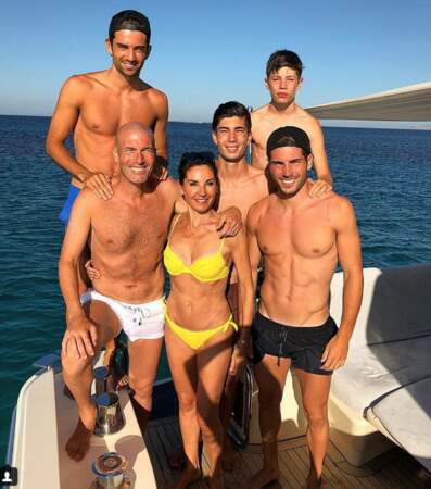 La famille Zidane au complet pour des vacances de rêve à Ibiza