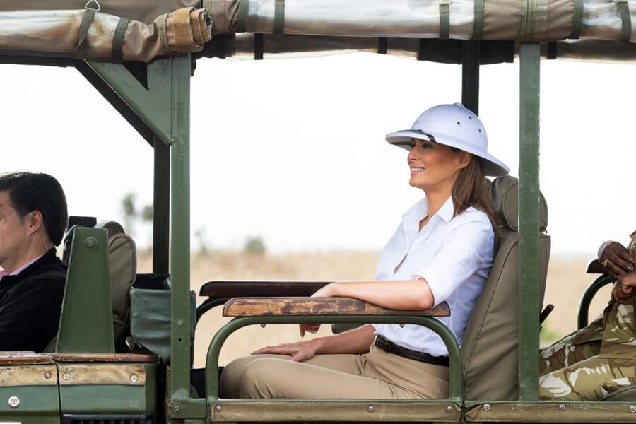 Melania Trump coiffée d'un chapeau colonial, visite le Parc National de Nairobi, le 5 octobre 2018