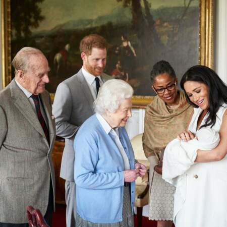 Archie en compagnie de ses parents, sa grand-mère Doria Ragland, et ses arrière-grands-parents le 7 mai 2019