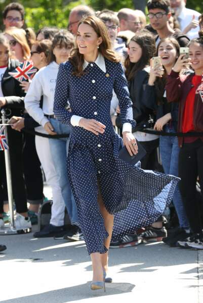 Kate Middleton séduisante et très élégante dans cette tenue signée Alexandra Rich