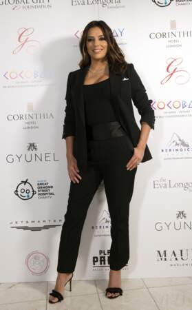 Eva Longoria tout en noir et très sophistiquée alors que sa grossesse n'est pas encore officielle