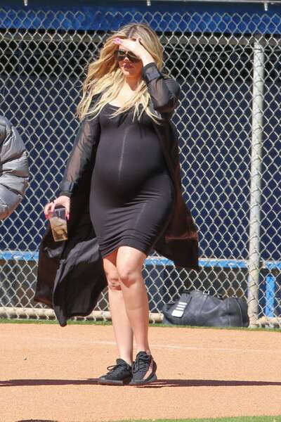 Khloe Kardashian très enceinte 