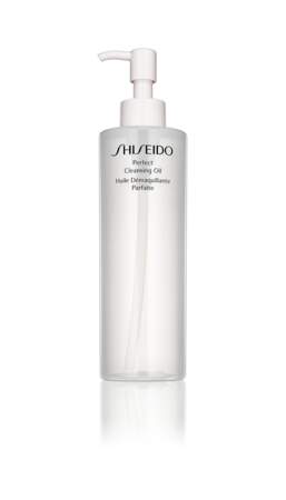 Karin Viard adore les huiles démaquillantes comme celle de Shiseido