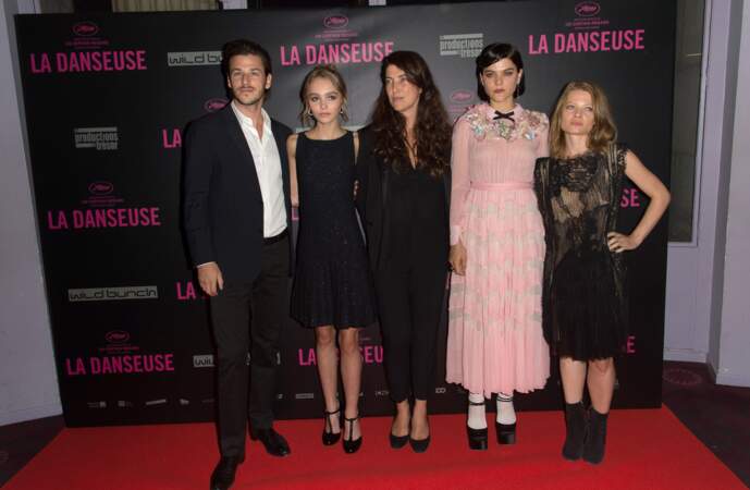 L'équipe du film avec Lily-Rose Depp, Stéphanie Di Giusto, SoKo, et Mélanie Thierry 