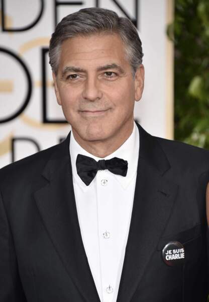George Clooney arbore un badge "Je suis Charlie"