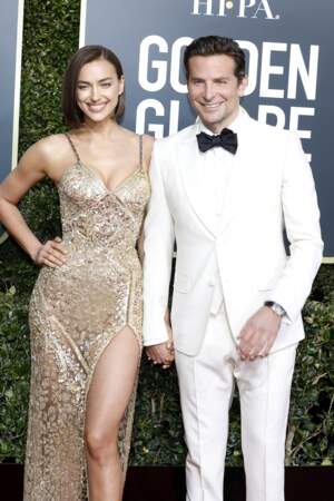 Bradley Cooper (en Gucci) et Irana Shayk (en Atelier Versace) lors des Golden Globes 2019 à Los Angeles