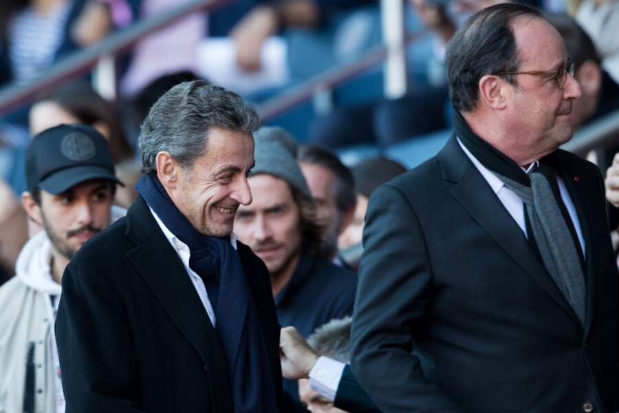 Nicolas Sarkozy et François Hollande dans les tribunes du Parc des Princes à l'occasion du match Psg/ Nimes