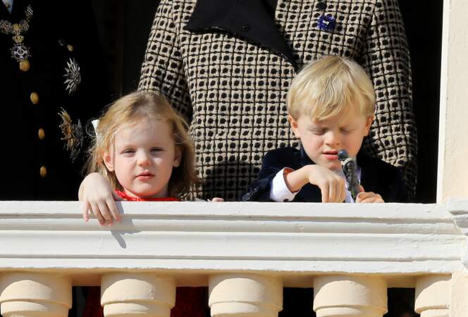 Le fils de Albert II et Charlene semblait d'ailleurs plus concentré sur sa figurine que sur la fête nationale 