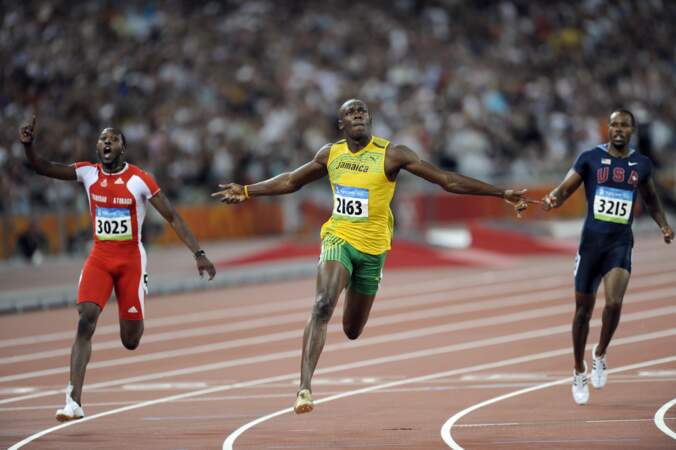 Usain Bolt, star du sprint, remporte un triplé de médaille d'or aux JO de Pékin en 2008