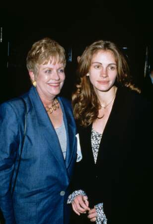En 1993 avec sa mère, la comédienne Betty Lou Bredemus, emportée par un cancer en 2015