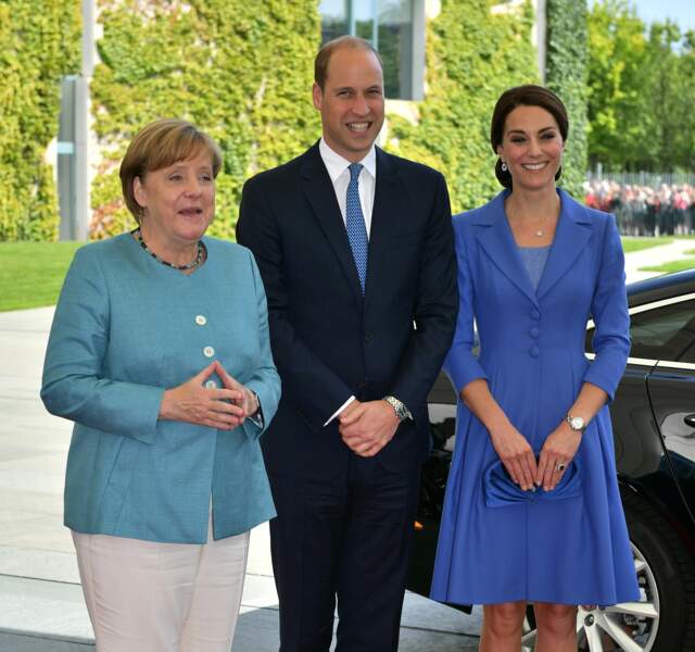 C'est la chancelière , Angela Merkel, qui a accueilli le couple princier
