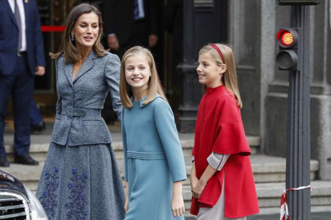La reine Letizia accompagnée de ses filles Leonor et Sofia lors du congrés de Madrid le 31 octobre 2018
