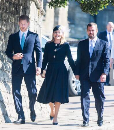 Contre toute attente, le prince Harry, arrivé après les Cambridge, était aussi au rendez-vous, ce 21 avril 2019