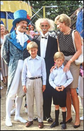Lady Diana, William et Harry rencontrent la troupe du Cirque du Soleil, en 1990