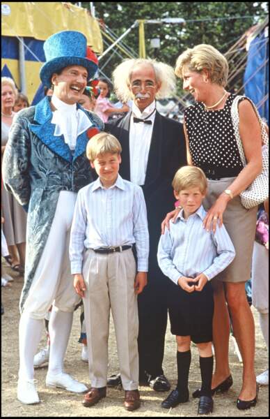 Lady Diana, William et Harry rencontrent la troupe du Cirque du Soleil, en 1990