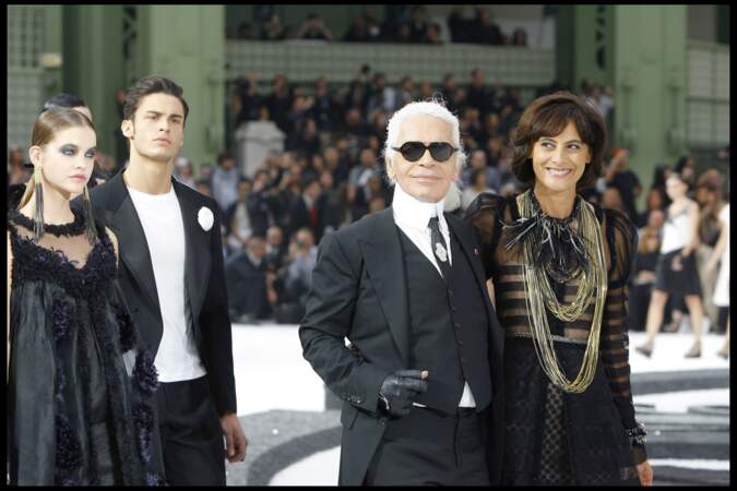 Baptiste Giabiconi, Ines de la Fressange et Karl Lagerfeld au défilé prêt à porter Chanel en 2011