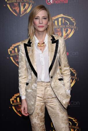 Cate Blanchett, en costume doré à la soirée Warner Bros CinemaCon 2018 à Las Vegas, le 24 avril 2018