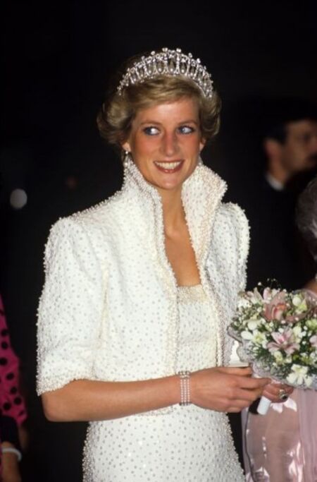 En 1989, Lady Diana est apparue avec un sublime bracelet de perles au poignet 