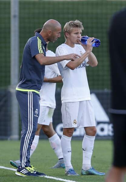 Avec les jeunes, Zinedine Zidane fait ses premiers pas d'entraîneur