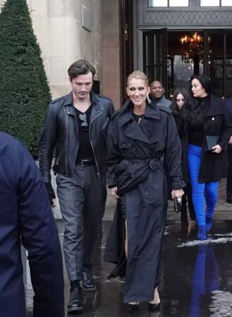 Céline Dion et Pepe Munoz quittent l'hôtel de Crillon