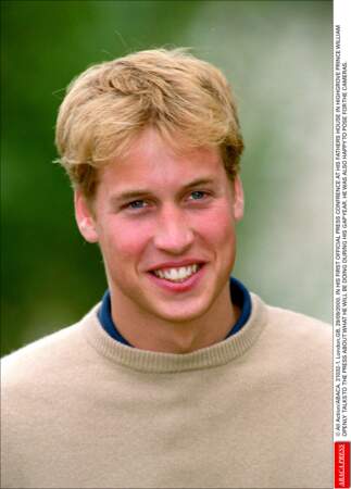 Le prince William a 18 ans, très blond et avec beaucoup de cheveux en 2000