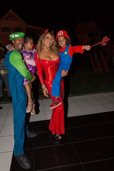Mariah la diablesse avec son ex Nick Cannon et leurs jumeaux Monroe et Moroccan, en mode Super Mario Bros.