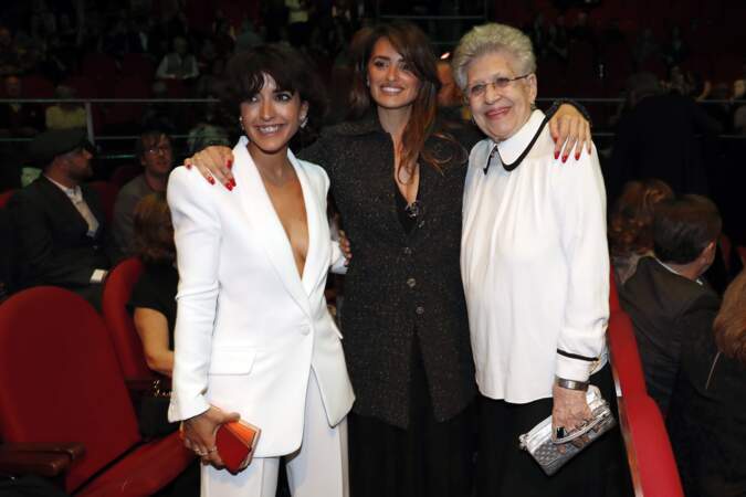 Penélope Cruz et sa belle-mère, ici avec l'actrice Inma Cuesta, ont l'habitude de s'afficher ensemble, en Espagne