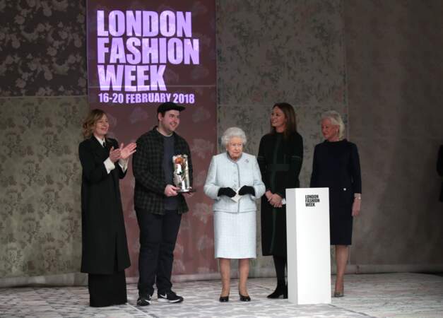 La reine Elisabeth II a présenté son prix "Queen Elizabeth II awards for British Design", à Londres, le 20 février.