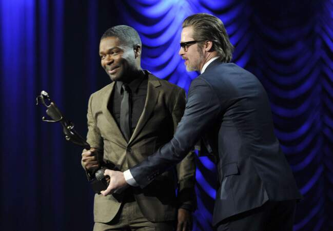 Brad Pitt remet le Breakthrough actor award à  David Oyelowo