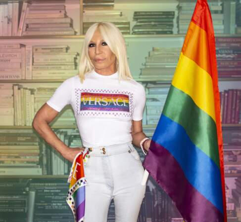 Donatella Versace lance aussi son t-shirt pride
