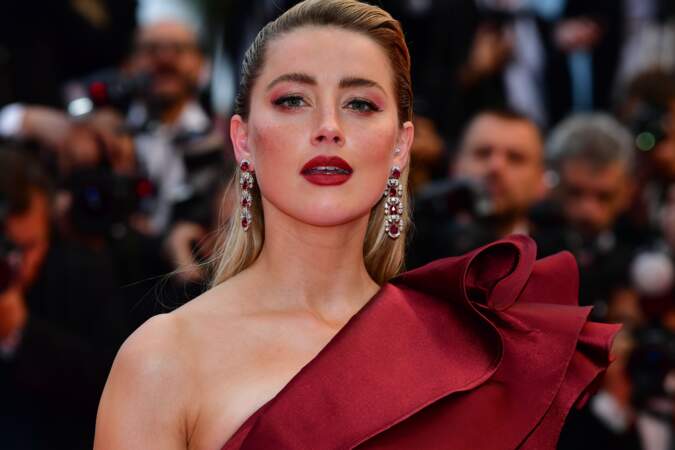 Amber Heard à Cannes plus tentatrice que jamais avec des bijoux Chopard