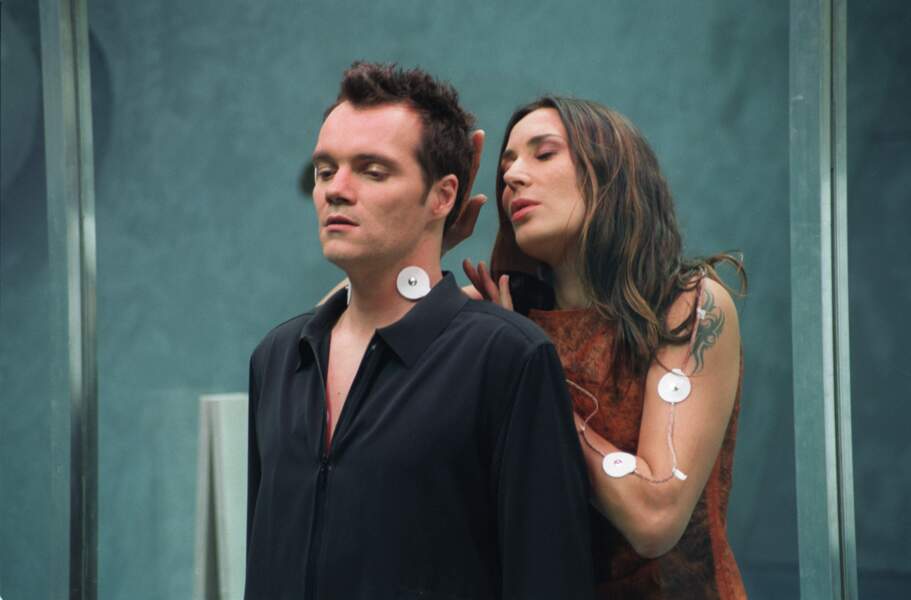 Avec Axel Bauer, dans le clip du tube "A ma place" (2001)