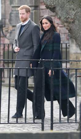 Le prince Harry et Meghan Markle, en manteau en tartan Burberry lors d'une visite à Edimbourg, le 13 février 2018