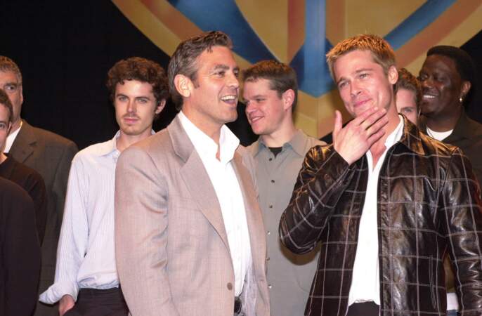 Avec son vieux pote George Clooney, à Las Vegas, en 2001.