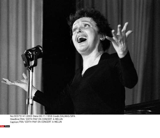 Edith Piaf en concert à Melun en 1959