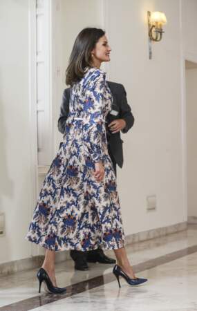 Pour l'occasion, Letizia d'Espagne portait une robe longue imprimée Sandro