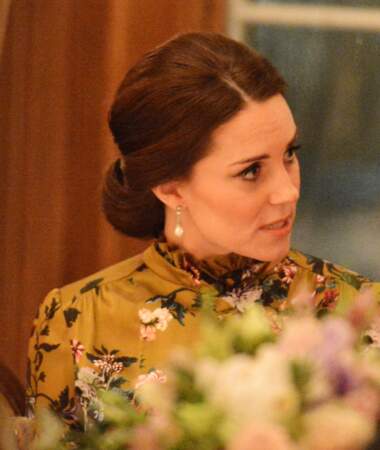 Kate Middleton en robe moutarde