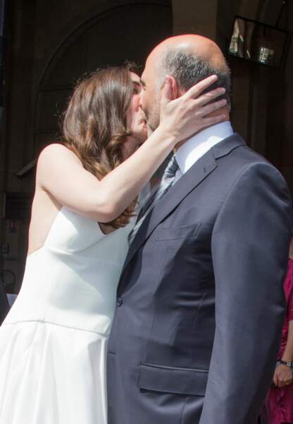 Pierre Moscovici et Anne-Michelle Bastéri échangent un fougueux baiser