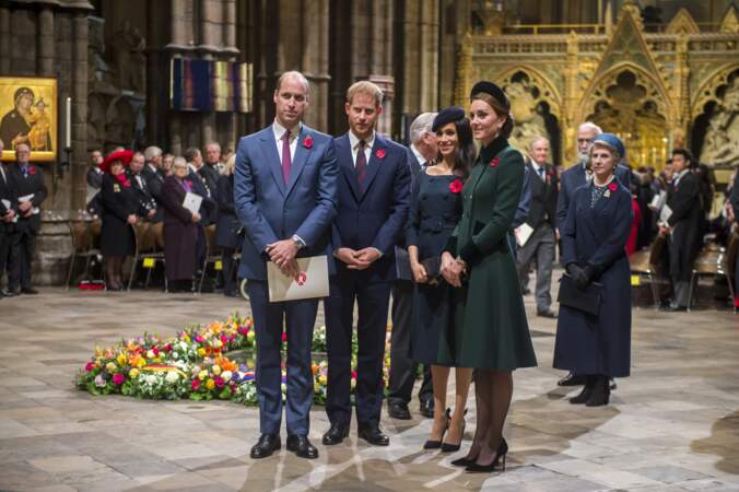 William, Kate Middleton, Harry et Meghan Markle à l'intérieur de l'Abbaye de Westminster, le 11 novembre 2018