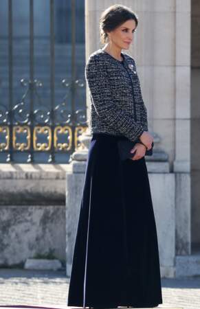 La reine Letizia d'Espagne avec une veste en tweed Felipe Verala