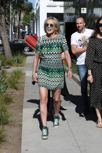 Sharon Stone a profité de son temps libre pour faire du shopping dans le quartier de West Hollywood