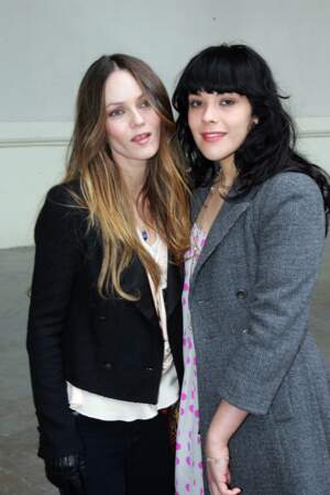 Vanessa et Alysson Paradis au défilé Chanel lors de la Fashion Week à Paris, en 2007
