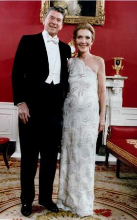1981 : Nancy Reagan en robe asymétrique James Galanos 