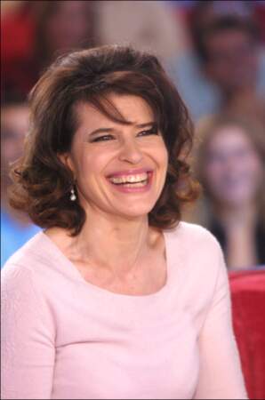 Fanny Ardant sur le plateau de l'émission "Vivement Dimanche", en 2002